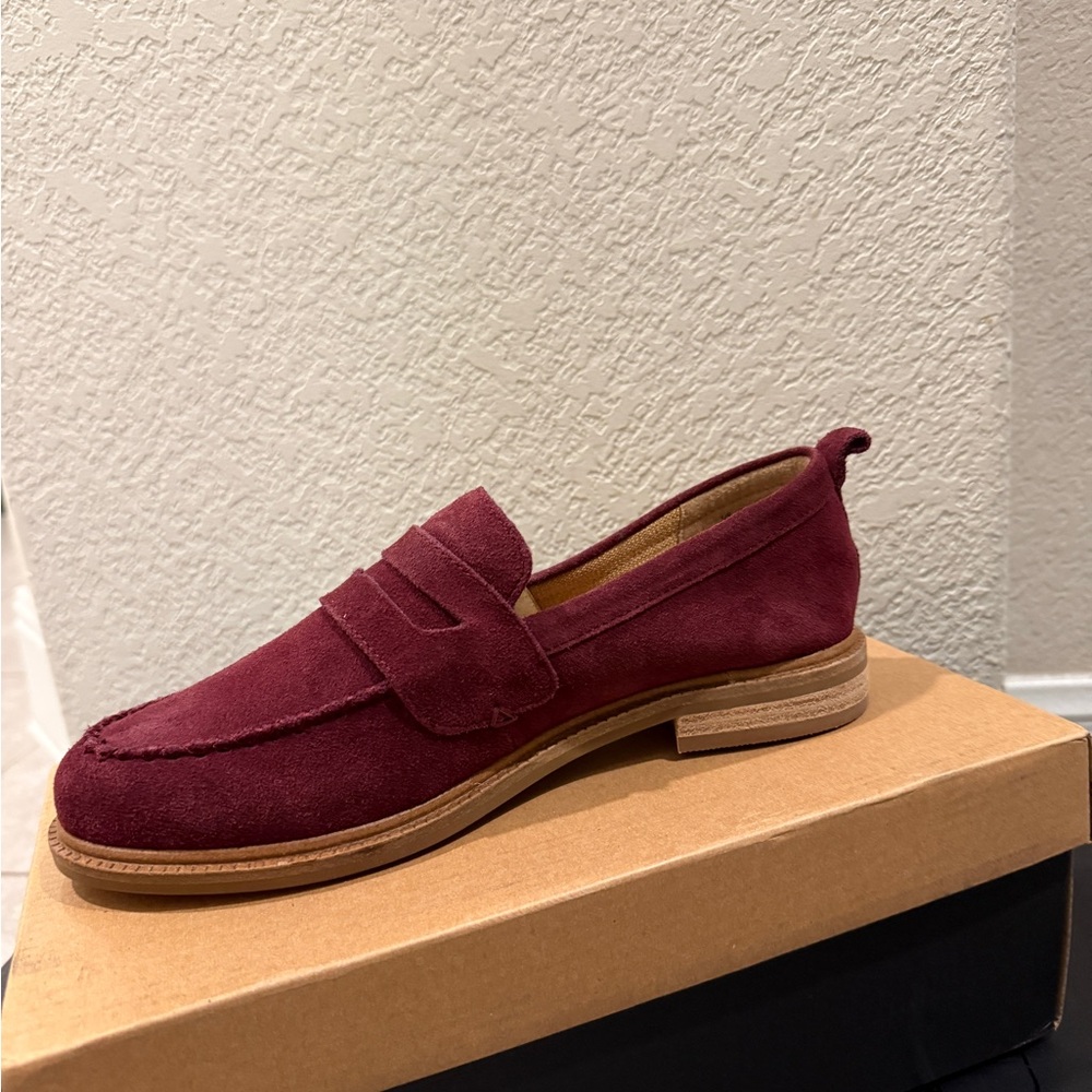 Women’s Suede Penny Loafer in Burgundy